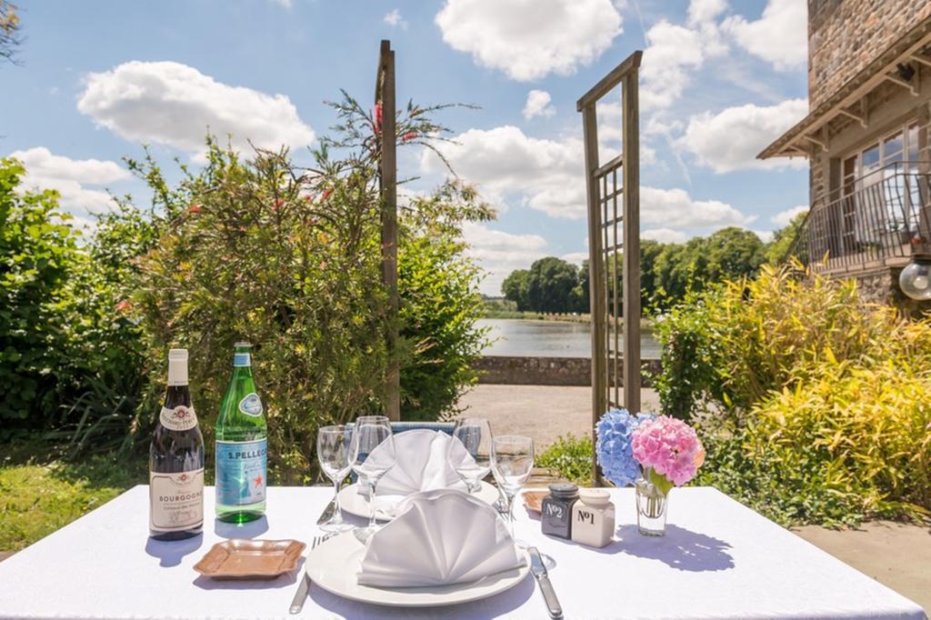 Hotel Restaurant Du Lac Combourg Exteriér fotografie