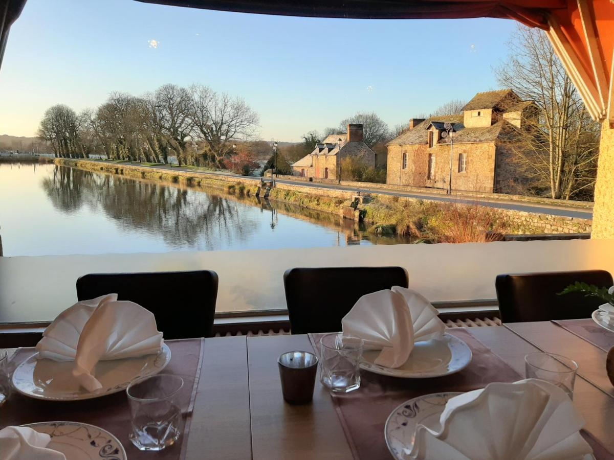 Hotel Restaurant Du Lac Combourg Exteriér fotografie