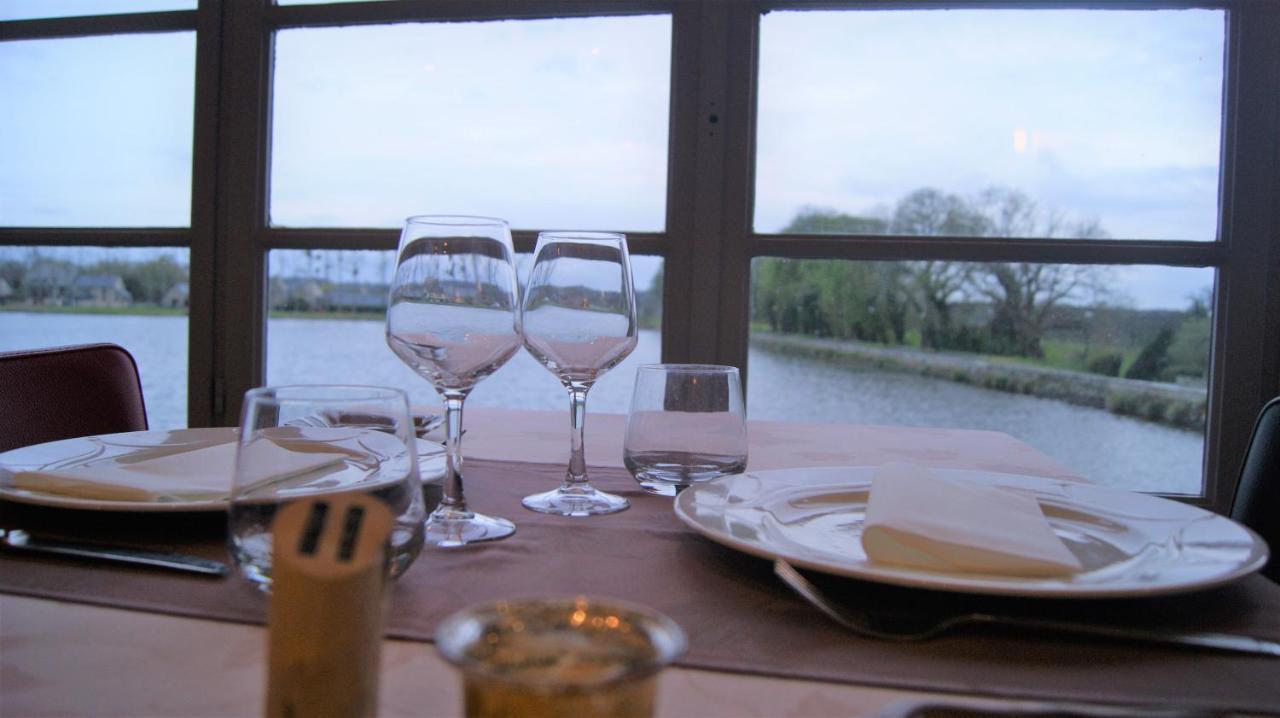 Hotel Restaurant Du Lac Combourg Exteriér fotografie